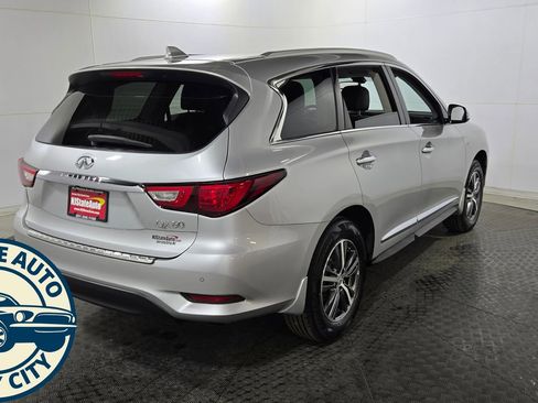 Used 2017 INFINITI QX60 Luxe AWD/4WD image 7