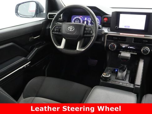 Certified 2025 Toyota Tacoma TRD Off-Road image 30