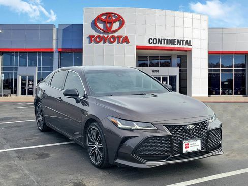 Certified 2019 Toyota Avalon Touring w/ Advanced Safety Package image 2