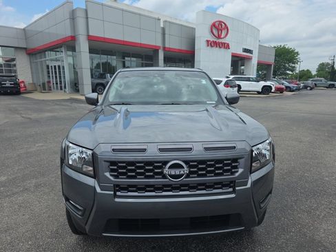 Used 2025 Nissan Frontier SV RWD image 2