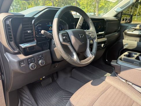Used 2024 Chevrolet Silverado 1500 RST AWD/4WD image 4