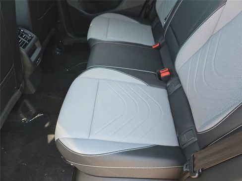 New 2026 Volkswagen Tiguan SE R-Line image 11