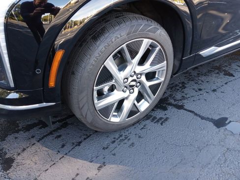 Used 2025 Cadillac Optiq Luxury 2 w/ LPO, Floor Liner Package image 6