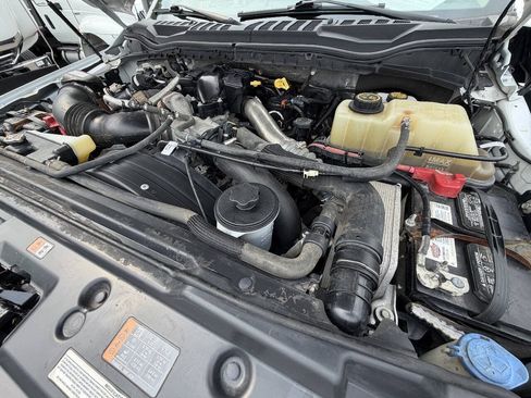 Used 2019 Ford F550 4x4 Regular Cab Super Duty image 5