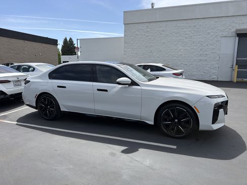 Certified 2025 BMW 740i RWD image 14