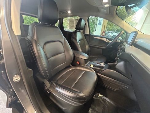Certified 2022 Ford Escape SEL image 28