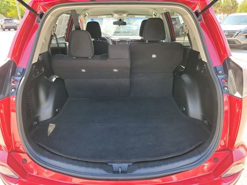 Used 2017 Toyota RAV4 LE image 8