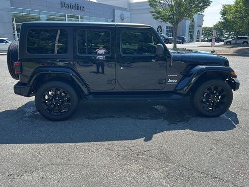Used 2023 Jeep Wrangler Unlimited Sahara w/ Cold Weather Group AWD/4WD image 6