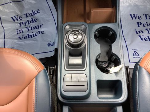 Used 2023 Ford Maverick Lariat w/ Lariat Luxury Package FWD image 11