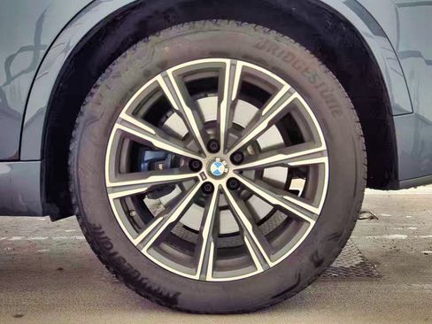 Used 2020 BMW X5 M50i w/ Dynamic Handling Package AWD/4WD image 18