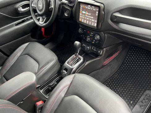 Used 2023 Jeep Renegade Trailhawk w/ Trailhawk Elite Group image 17