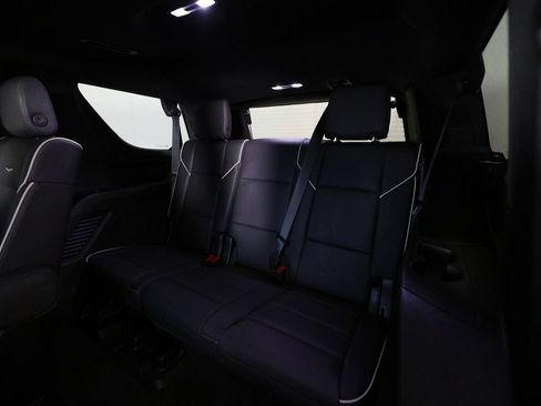 Used 2022 Cadillac Escalade Premium Luxury w/ Performance Package AWD/4WD image 15