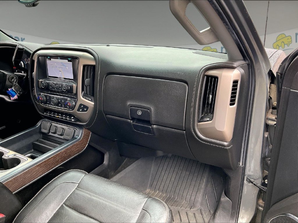 Used 2018 GMC Sierra 2500 Denali w/ Duramax Plus Package AWD/4WD image 12