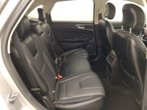 Used 2018 Ford Edge Titanium w/ Technology Package AWD/4WD image 19