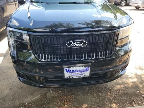 Used 2025 Ford Maverick Lobo AWD/4WD image 2