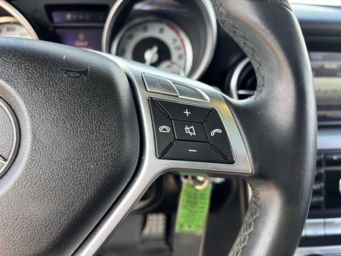 Used 2014 Mercedes-Benz SLK 250 image 28