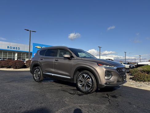 Used 2019 Hyundai Santa Fe Limited image 3