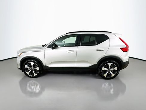 Used 2025 Volvo XC40 B5 Plus AWD/4WD image 8