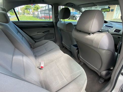Used 2010 Honda Civic DX-VP image 16