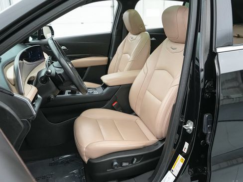 Used 2024 Cadillac XT4 Premium Luxury w/ Active Safety Package AWD/4WD image 13