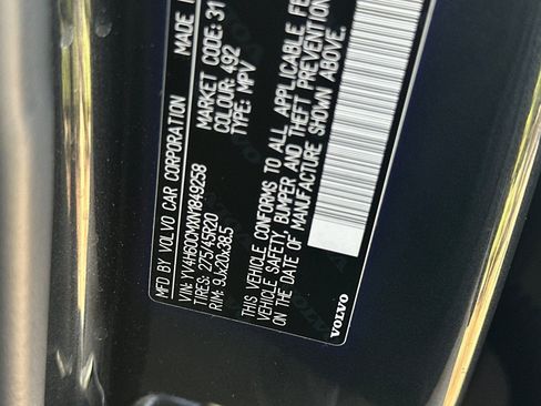 Used 2022 Volvo XC90 T8 R-Design w/ Advanced Package image 30