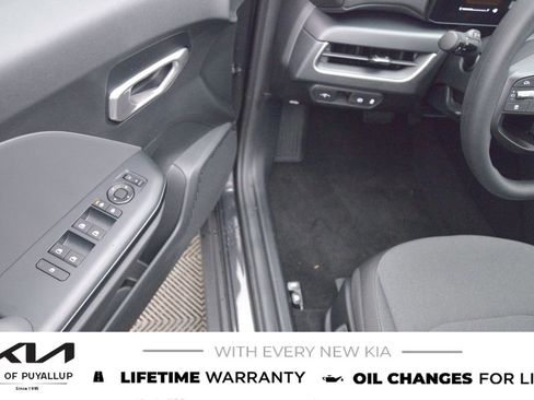 New 2025 Kia K4 LX image 27