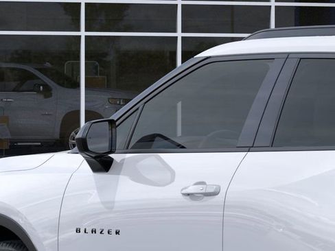 New 2026 Chevrolet Blazer LT image 12