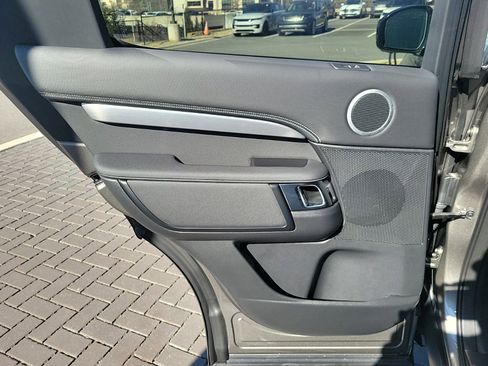 Certified 2025 Land Rover Discovery Dynamic SE AWD/4WD image 14