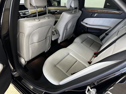 Used 2011 Mercedes-Benz E 350 4MATIC Sedan image 71