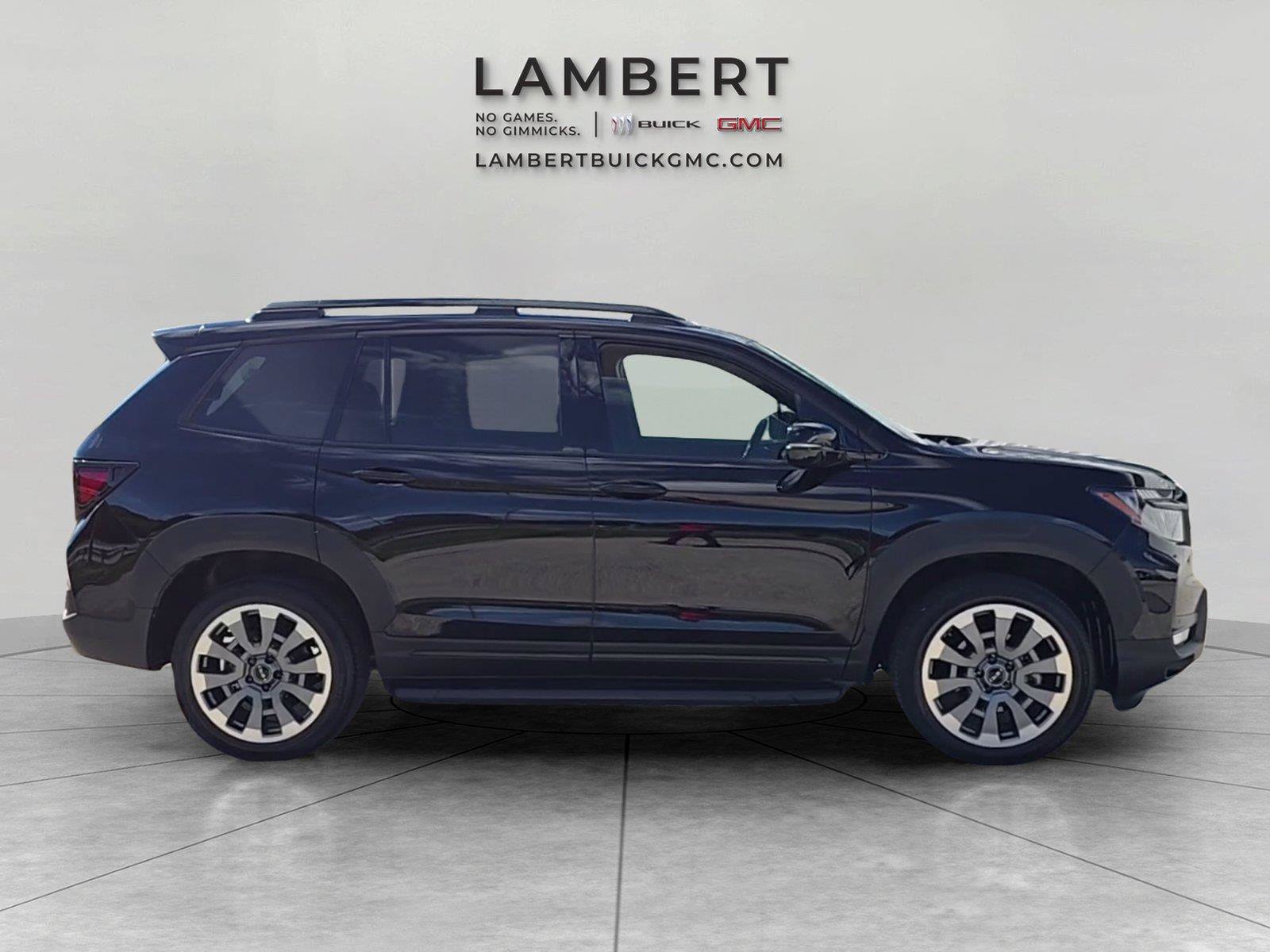 Used 2025 Honda Passport Black Edition image 6