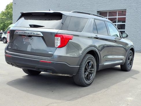 Used 2020 Ford Explorer XLT w/ Comfort Package AWD/4WD image 5
