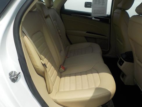 Used 2016 Ford Fusion SE w/ Equipment Group 202A FWD image 28