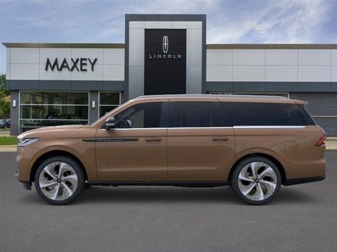 New 2026 Lincoln Navigator L Black Label AWD/4WD image 94