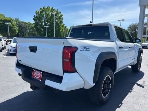 Used 2024 Toyota Tacoma TRD Off-Road AWD/4WD image 7