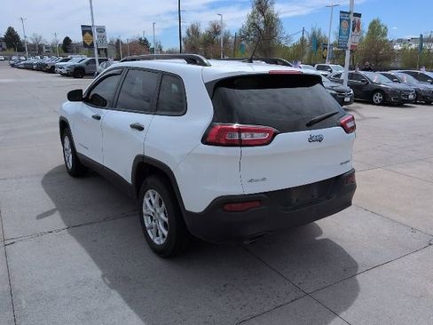 Used 2015 Jeep Cherokee Sport w/ Sport Appearance Group image 8