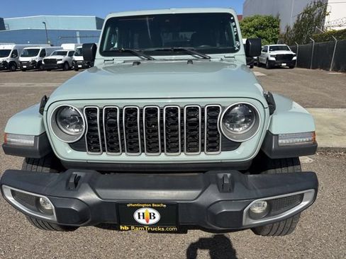 Used 2024 Jeep Wrangler Unlimited Sahara AWD/4WD image 2