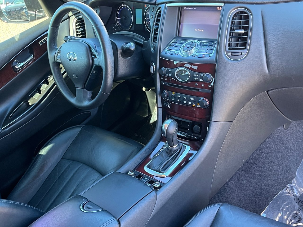 Used 2017 INFINITI QX50 2WD w/ Deluxe Touring Package image 9