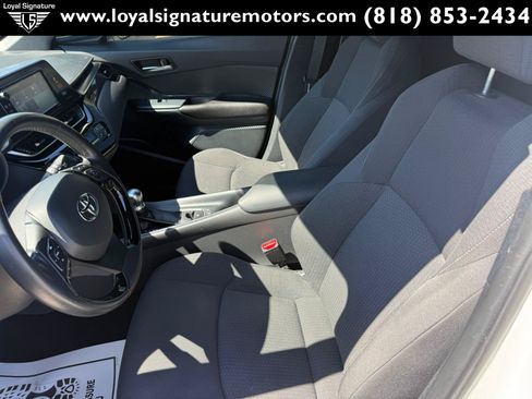 Used 2018 Toyota C-HR XLE FWD image 13
