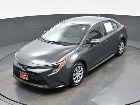 Used 2024 Toyota Corolla LE image 34