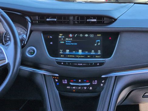 Used 2018 Cadillac XT5 Platinum w/ Driver Assist Package image 30