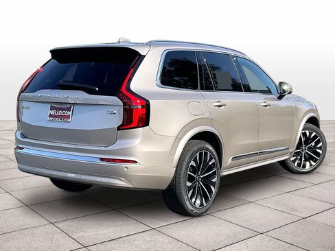 New 2026 Volvo XC90 T8 Plus w/ Protection Package Premier AWD/4WD image 4