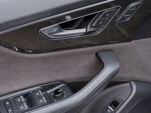 Used 2019 Audi Q8 Prestige w/ Luxury Package image 22