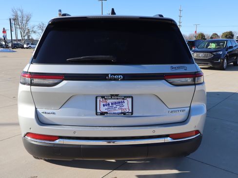 Used 2022 Jeep Grand Cherokee Limited image 6