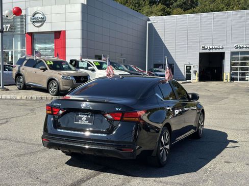 Used 2021 Nissan Altima 2.5 SV image 5