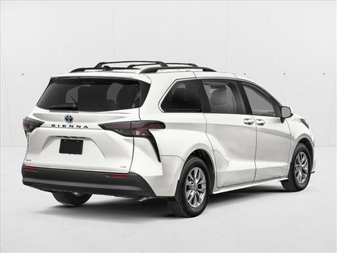 New 2026 Toyota Sienna LE FWD image 2