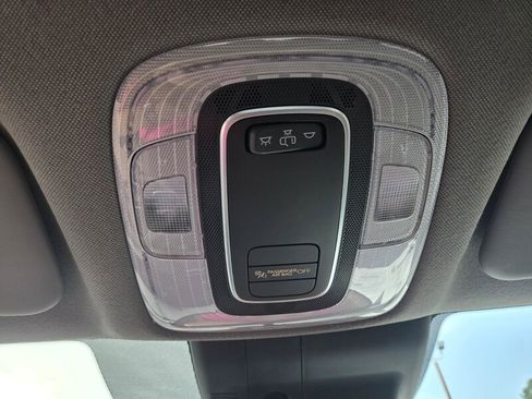 Used 2025 Hyundai Elantra SE FWD image 16