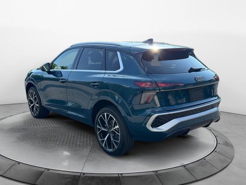 New 2026 Audi Q3 quattro 2.0T AWD/4WD image 5