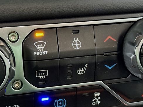 Used 2024 Jeep Wrangler Unlimited Rubicon 4xe AWD/4WD image 5