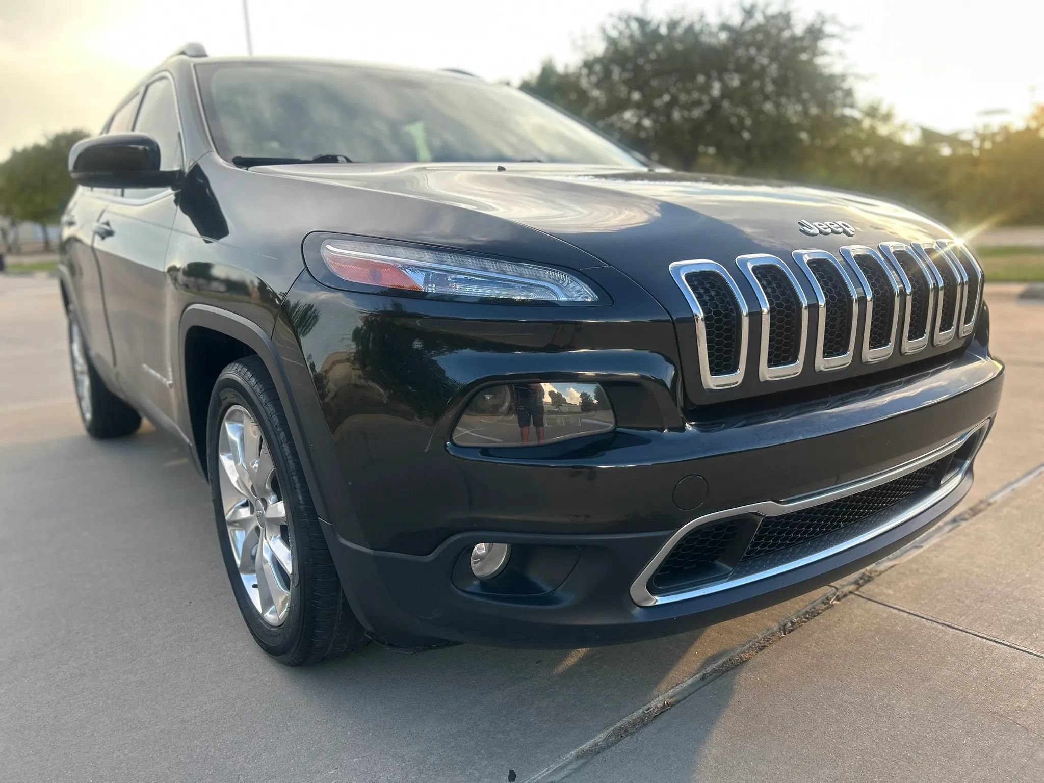 Used 2015 Jeep Cherokee Limited FWD image 4