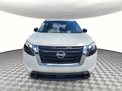 New 2025 Nissan Pathfinder S image 8